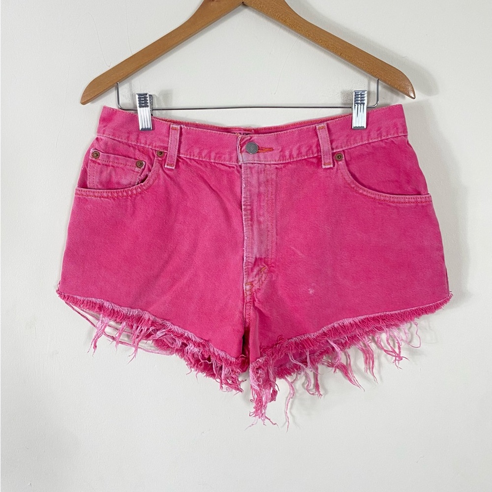 Levi’s 550 Vintage Cut Off Shorts in Hot Pink - 30